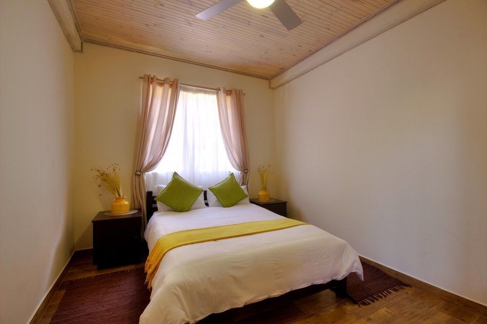 Urban Glamping Tranquil International Backpacking Village Сент-Люсия Экстерьер фото